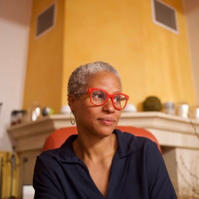 Writer/Scripts/Books/ARTS Lover&Supporter/Francophile/Caribbean born 🇩🇲/NYC-bred 🗽/#Sundance Episodic Lab 2nd Rounder/#PreWGA/Coney Island Polar Bear 🐻❄️ ❤