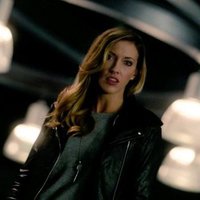 𝑳𝒂𝒖𝒓𝒆𝒍 𝑸𝒖𝒆𝒆𝒏 | RADIANT PARODY (@canaryfatale) 's Twitter Profile Photo