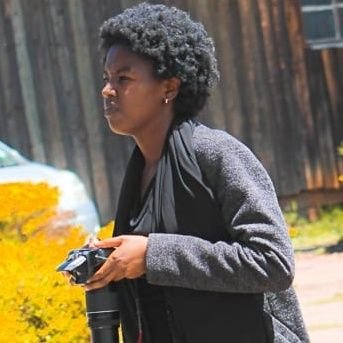 Public Relations and Communication Expert.Advocate for climate change prevention.Interior designer enthusiast.Avid book reader, GOD's own,Singer🤗