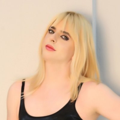 Ayollar yosh erkaklarning qollarini sorishadi Porno, axloqsizlik, buzuqlik, videolar, ahmoq videolar