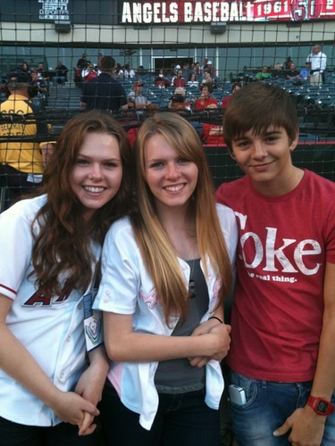 Tot15tantan's profile picture. happy go lucky person turns to a business tycoon person