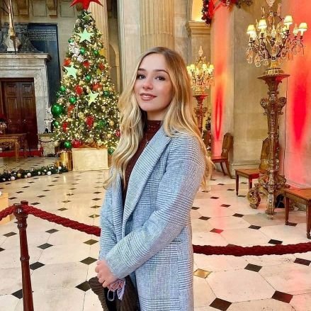 conniet92817059's profile picture. 