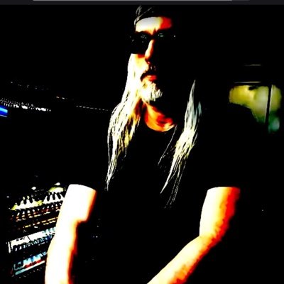 Digital DJ/Sound Designer/Film Mixer. Specializing in minimal tech house, ambient textures and bass-heavy rhythms. Follow: https://t.co/vPwcPhuMqZ