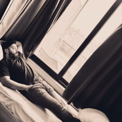 TaranGulati3's profile picture. the whole future lies in uncertainty..live immediately
