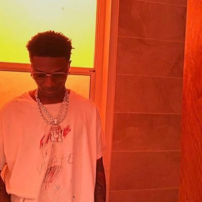 UmarofBUJ's profile picture. Mixologist 🍹// Moneyy Chaser// THE NIGHT LIFE 🍸💫 /// I Build and Sell 🏠//NA CRUISE I DEY CATCH 🥂