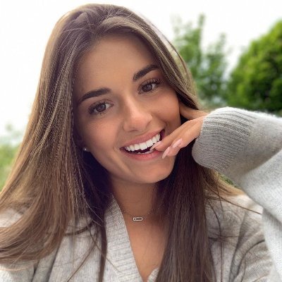 Gaby_M93's profile picture. Never get tired of a dream, If it's not fulfilled. Fear of failure shouldn't keep you from the path of self-confidence.