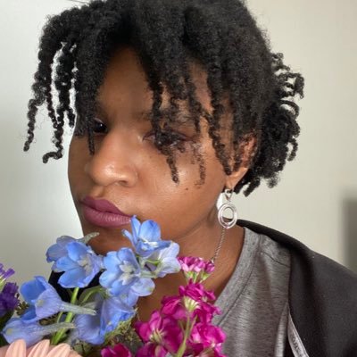 xemough's profile picture. listening.