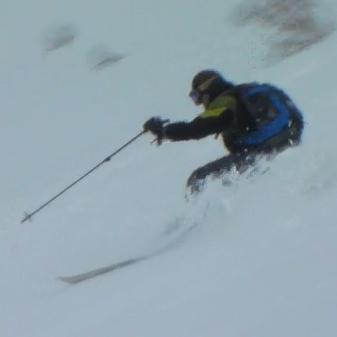 HatTelemark's profile picture. 冬はほぼ毎週ハイエースで車中泊しながらスキー、テレマークです。