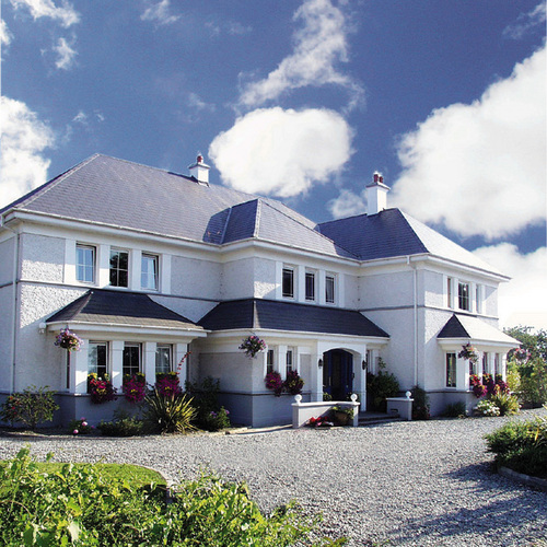 Killarney lodge is a large four star guesthouse conveniently located in one of Ireland's most popular and beautiful areas.