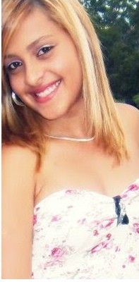 {...} Esse cabelo cor de ouro , qe ti deiixa louco esse sorriso nos meus labios , qe vs se entrega todo ♪