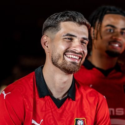 @staderennaisfc ❤️🖤 @fanstaderennaiiis sur Insta . Football ⚽️ & Tennis 🎾