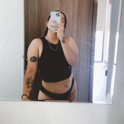 fisio en proceso // una jota que hace chistes con sus traumas y tragedias 🏳️🌈