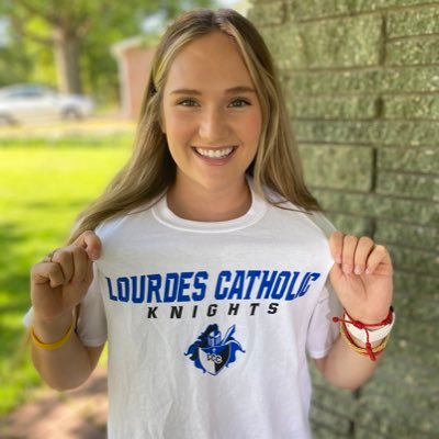 Business Teacher 👩🏼🏫 @lourdesknights | Head Coach 🏐 @LCCKnightsVB | Pius X Alumni | #GoKnights 💙