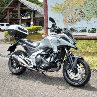 愛車CBR1100XXからNC750ｘＤＣＴに
乗り換えました。
生涯ストマ－装具装着になり腹筋、足腰衰え泣く泣くCBR降りちゃった。NC750xDTCいいね！末永く乗りたいと思います。