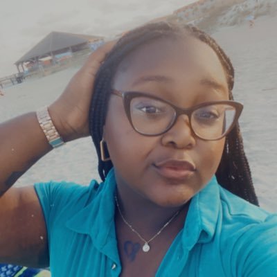 Living life in a cute little bubble 🫧 This Barbie is in Human Resources 🩵 Published Author ✍🏾