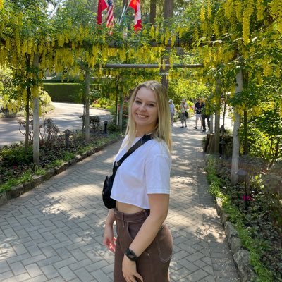 LaurenRIngram_'s profile picture. hi