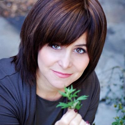 TV Personality, Master Herbalist #AHG, Lactation Consultant #IBCLC, Homeopath, Author of book MOODTOPIA
https://t.co/vyAAkxzIoz