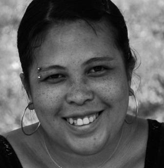 Malagasy, woman, educator, freelance translator, blogger @Mondoblog , amateur photographer, contributor @GlobalVoices | Tweets in Malagasy, English, French