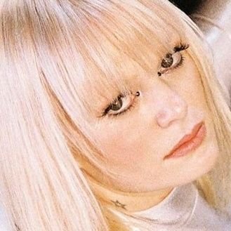 singer songwriter artist libra lover aussie been silent for too long so now i'm loud i'm not broken don't fix me and i love you but i definitely love me more