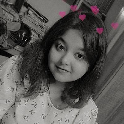 절친 @Nilukookie 부모님 그리고 @BTS_twt 와 함께 있을 때가 가장 행복합니다! 나는 다른 사람들을 신경 쓰지 않는다