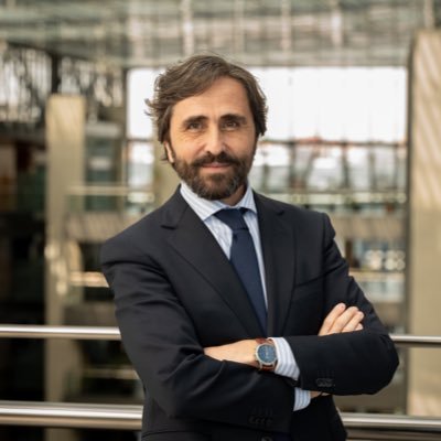 Dr. cum laude CC Información. Dircom de @endesa; cofundador @la_propagadora 📗El Efecto Holograma \ Comunicación e Innovación \ La nueva desinformación