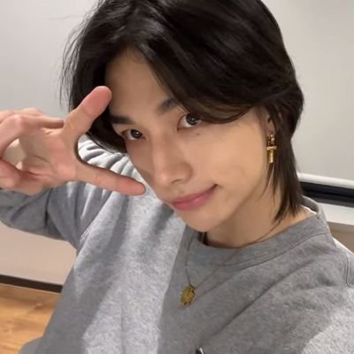 AnaLaur94836260's profile picture. 현진 collector 
 ⊹.꒰ 𝐇𝐖𝐀𝐍𝐆 𝐇𝐘𝐔𝐍𝐉𝐈𝐍 ꒱.⊹  
                        ໒ ° ⊹ boo angel  ֪  ࣪ 𑁍̲   ꒰