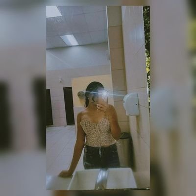 nani_x_v's profile picture. 