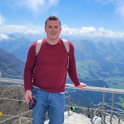 Chrisneke's profile picture. 