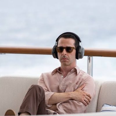 oselimergin's profile picture. swimming in circles