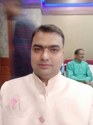 भारत का एक जिम्मेदार नागरिक हूं समाज सेवा एवं नीति निर्माण करके देश की दिशा एवं दशा बदलना चाहता हूं लोगों से मिलना उनका दोस्त बनना अच्छा लगता है.. जय हिंद