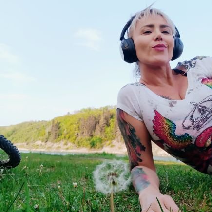 castillatat's profile picture. Master en Reiki.
terapeuta en Biomagnetismo
Undergraduate psychologist         
    🎼  
** el sarcasmo ante el eGo, es una de mis inspiraciones.