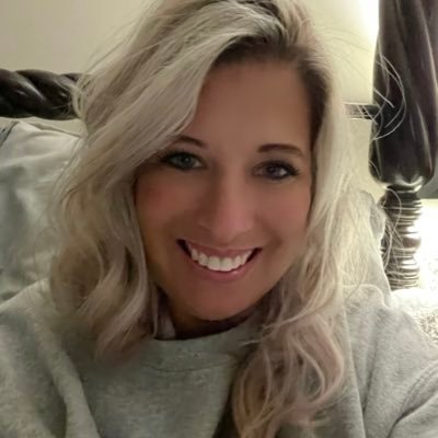 DarcyElizabet12's profile picture. Don't be an ass. The end.