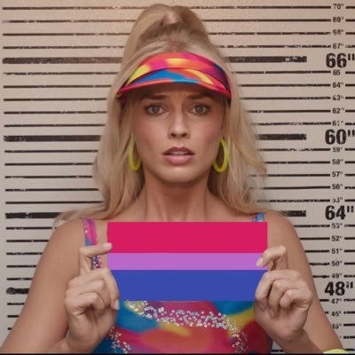 umoridifettosi's profile picture. 🔮✨🕯 ♀ a volte temo che non sarei così femminista se avessi le tette più grandi. ☽︎☾ ︎ //she/her// (not the fun kid)