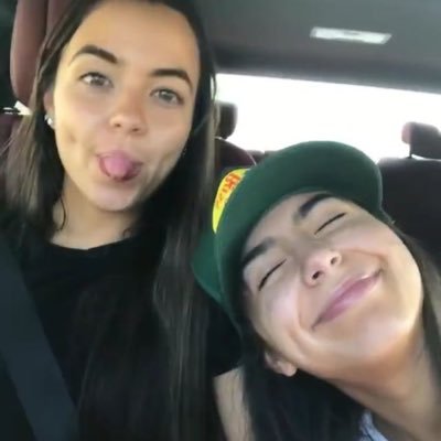 luvzmcrrell's profile picture. been a twinner since jan 2018🤍