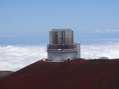 天文の学芸員をしております。展示もプラネタリウムも知識だけでなく、データや画像から可視化していくことに適正がある様子。いろいろ出かけて景色を見るのが好きです。星の似合う風景教えてください。星と空と自然と。