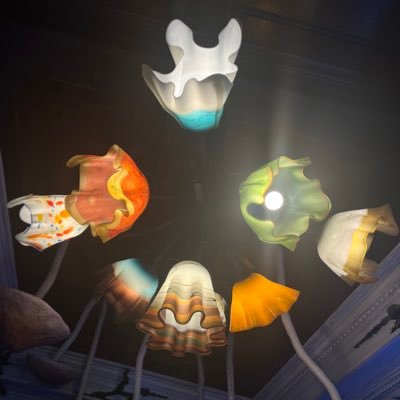 averyxcalderon's profile picture. 