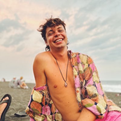 benjjjjjjjjjj's profile picture. idk