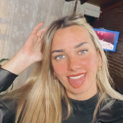 __caroandrade's profile picture. ig: caroandrade_