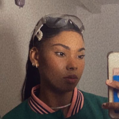 ZinouuKzm's profile picture. 🦋