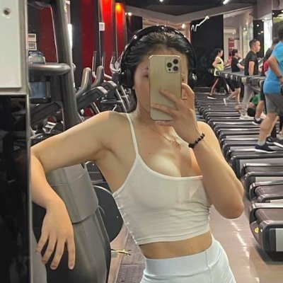 YarissaChalas13's profile picture. 