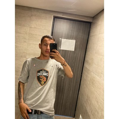 santiagodaza_'s profile picture. 1946☠️. 😍🍁.