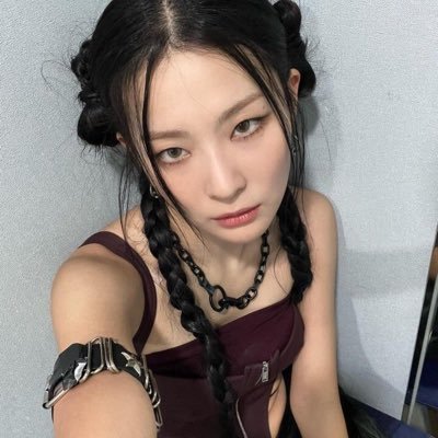 iluv_the_m00n's profile picture. she/her | 21 yrs old | 🍓🍵 | ugw: 45kg