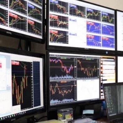 b10082018's profile picture. 専業投資家。為替、株、インデックス、コモディティ、暗号資産なんでもします。現物、FX、CFDもろもろします。米国インデックスで積立投資もしてます。無料でトレードの情報配信もしてるので興味ある方は固定ツイートにいいねとRTして下記リンクから公式LINE登録してくだい。#fx #cfd ＃投資 ＃トレード ＃トレーダー