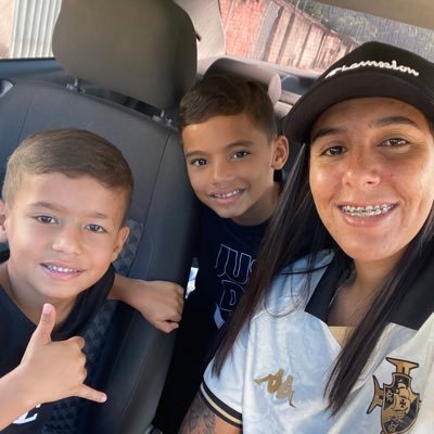 Camilin63133906's profile picture. Até onde posso, vou deixando o melhor de mim. ✌🏻🥰🌈 vascaína de coração 💢💢Apaixonada pelos sobrinhos e afilhados🥰Nunca foi sorte, sempre foi Deus 🙏🏻🕊