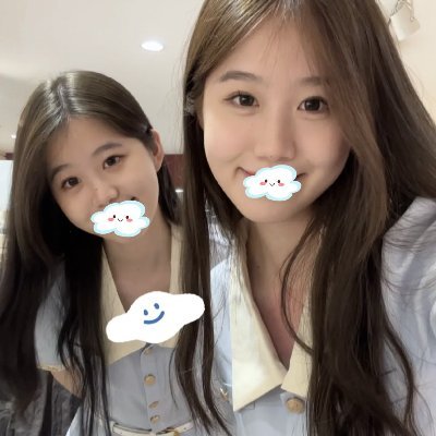 推特的朋友你們好呀~
我是雙胞胎姐姐——韻韻,我還有個妹妹叫芸芸 我們是一母同胞的親姊妹,初來乍到請多關照喲~
臺灣聊天個工群:https://t.co/gTqUCMkdhX
LINE:q6k8