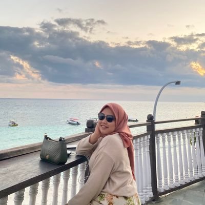 rnaderay's profile picture. this person just loving everything about blue and. u💙