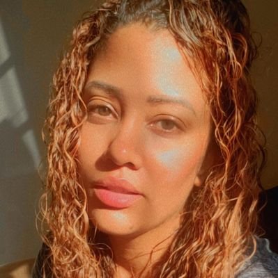 daniellemacyel's profile picture. Quando a medicina me disse não, eu confiei na palavra na promessa que Deus tinha pra minha vida e hoje tenho louvado a Ele, hoje sou um milagre de Deus!