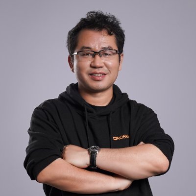 Founder of ROBKOO, DIYer, synth designer, multi-instrumentist. TEDx Speaker. ex WeChat senior product manager@Tencent ex Senior product expert@Alibaba