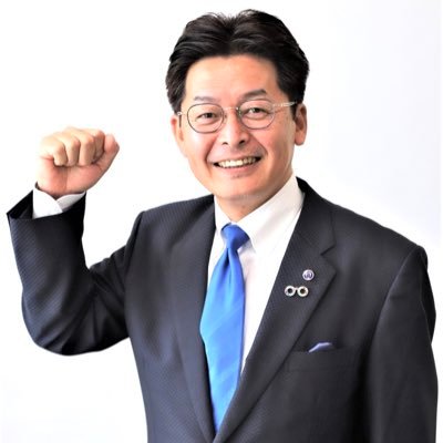 めがねのまち・さばえ!福井県鯖江市の市長です。皆からは『かっちゃん』と呼ばれています^_^。昭和43年に山梨県で生まれ35歳まで甲斐の国で育ち、縁あり、その後、越前の国に移住。市議会議員を4期13年勤め、令和2年10月に第7代鯖江市長に就任。勇往邁進で日々奮闘しています。皆さん、よろしくお願いします。