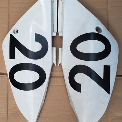 number182019's profile picture. 平凡なバイク乗り。
バイク以外も色々適当。
XR100モタード/VTR250
前のアカウント:@number2019